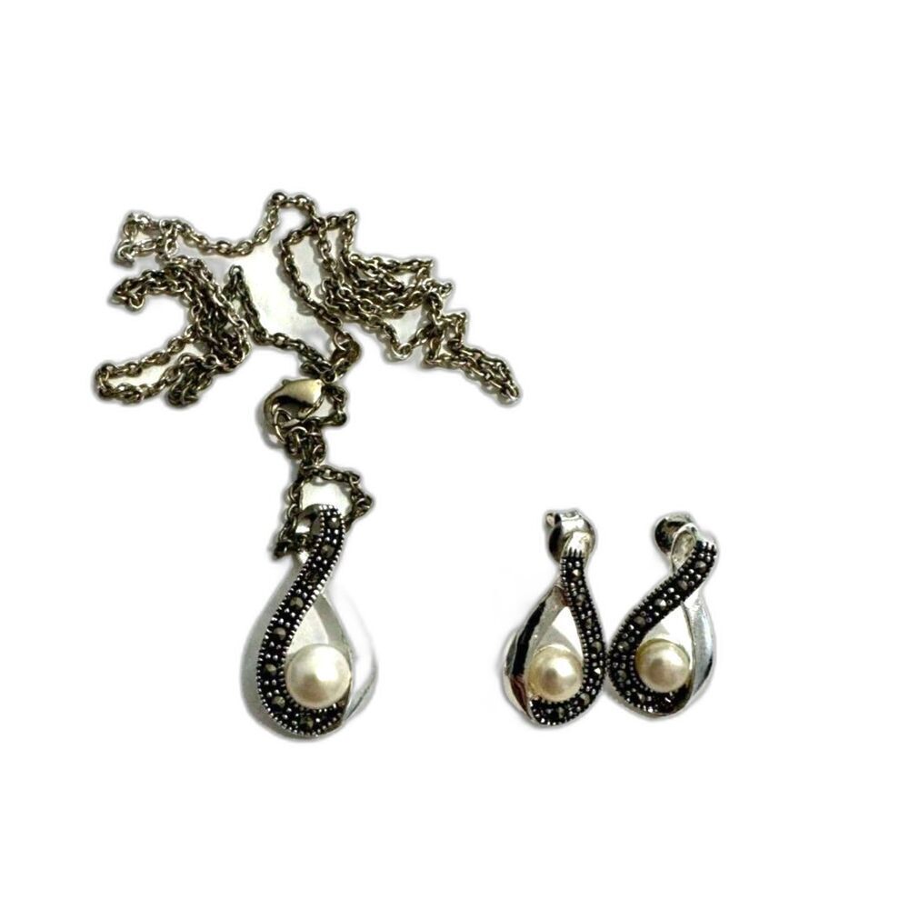 Vintage Necklace & Earring Set Silver Tone Pendant Black Stones Simulated Pearl